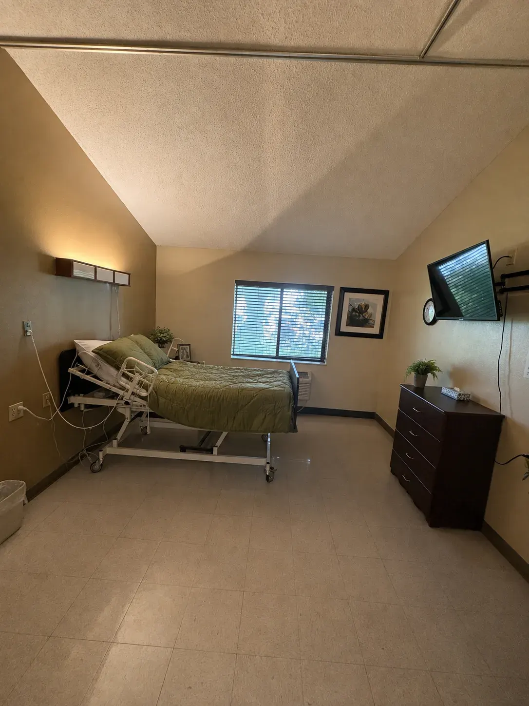 A resident room at Vivo Healthcare Lakeland